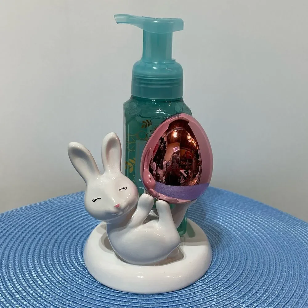 BBW Easter Bunny with Egg Hand Soap Holder and Frozen Lake Hand Soap NWT